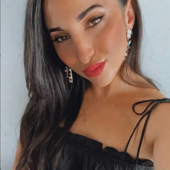 Meet your Posher, Ashley - Picture 1 of 1